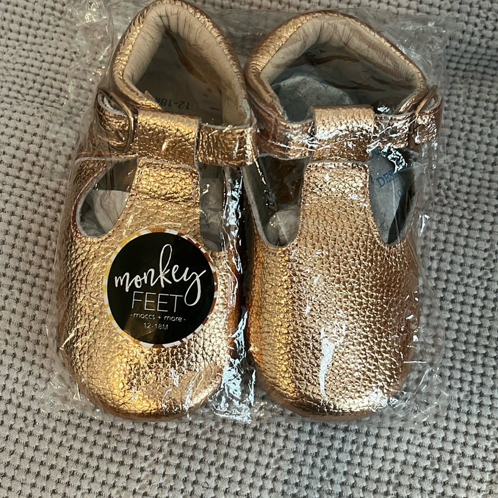 Monkey feet girls shoes 12-18M